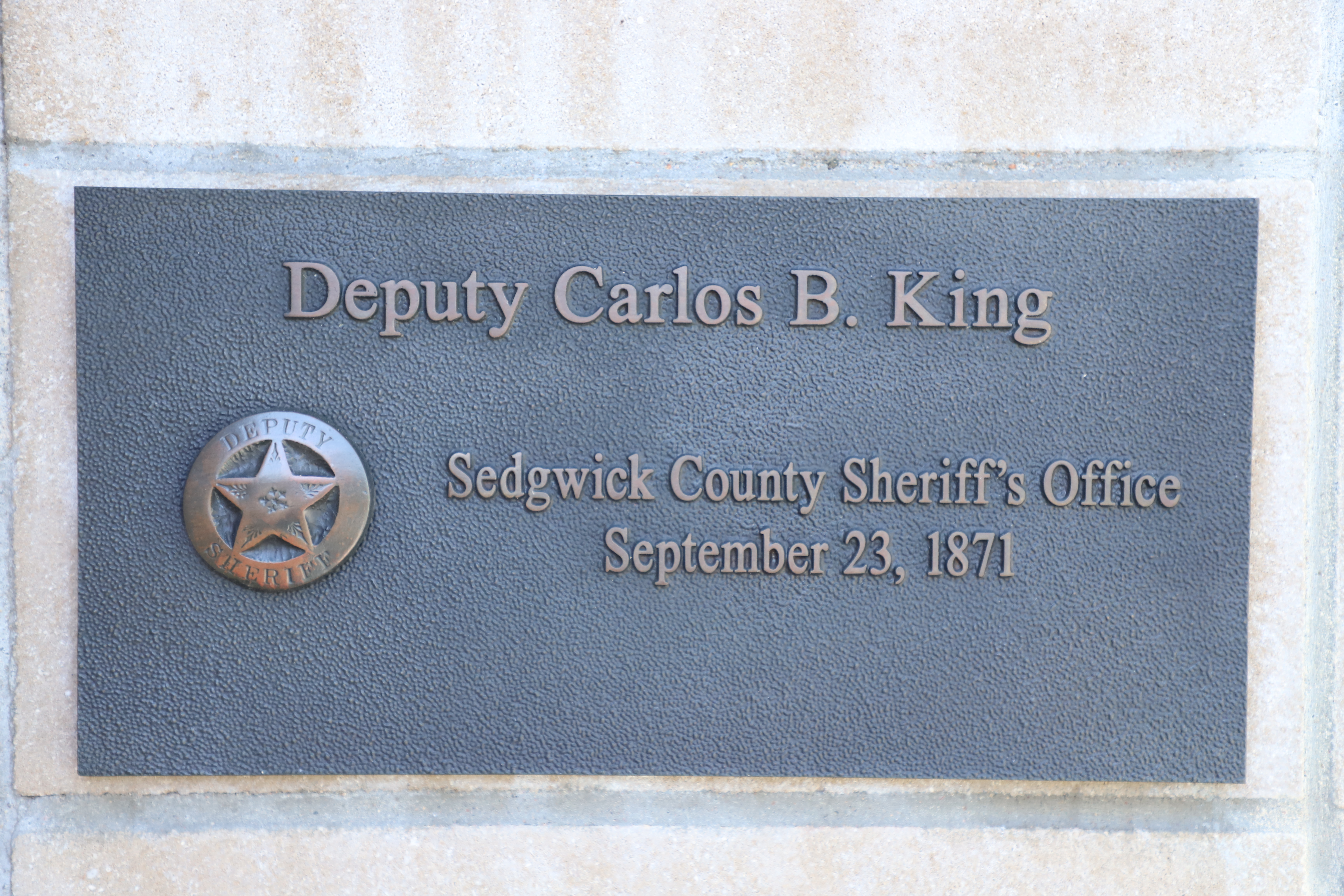 Photo of memorial plaque of Deputy Carlos King